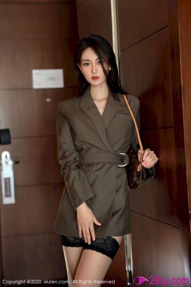 美女翘臀